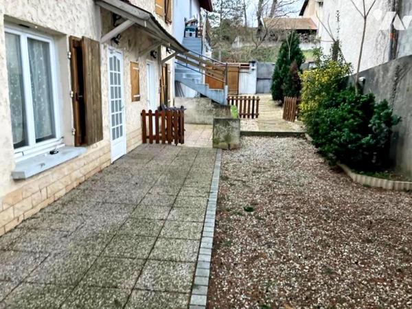 BALAN - APPARTEMENT EN RDC AVEC TERRASSE ET JARDINET