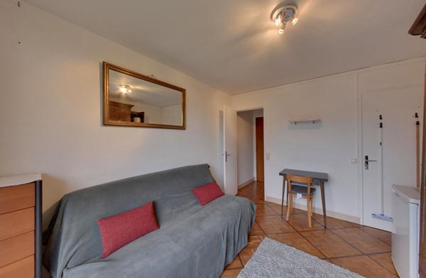 Studette meublée avec balcon - ST MAUR