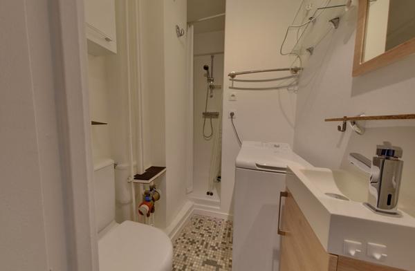 Studette meublée avec balcon - ST MAUR