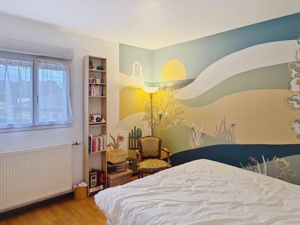 Proche commodité et gare, dans résidence sécurisée