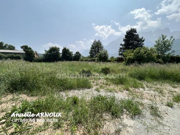 Terrain viabilisé à Chauffayer – Lot N°2 – 377 m²