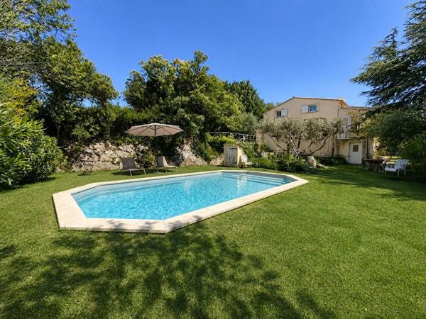 Élégante villa aux portes d'Uzès , Environnement naturel d'exception