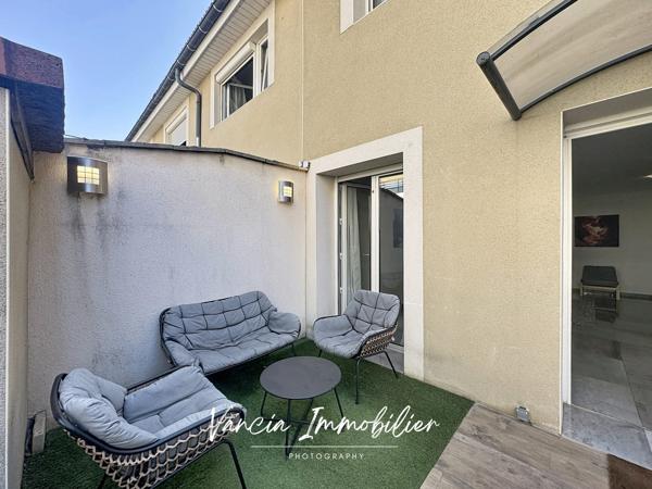 Belle maison mitoyenne avec terrasse