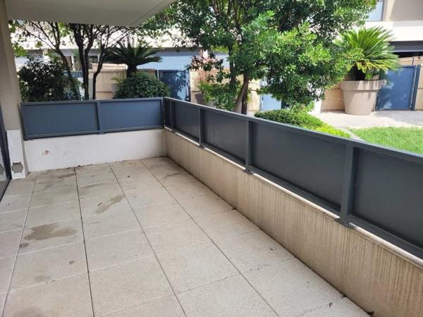 APPARTEMENT T2 TERRASSE PARKING PISCINE