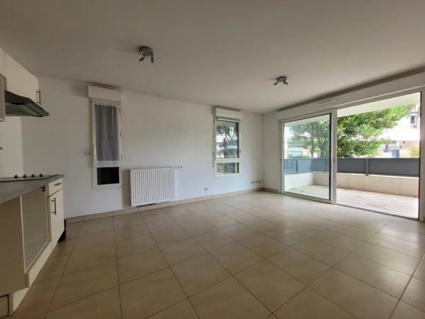 APPARTEMENT T2 TERRASSE PARKING PISCINE