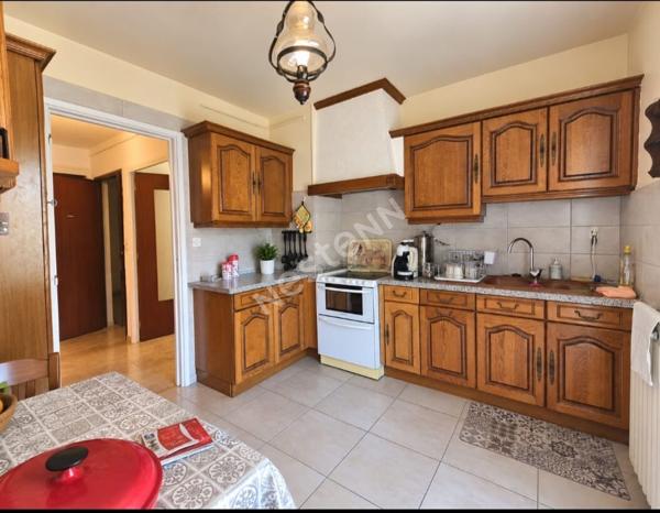 Appartement Hyères - T4 - 80 m2 - Stationnement - Cave