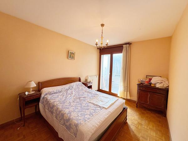 Appartement Hyères - T4 - 80 m2 - Stationnement - Cave