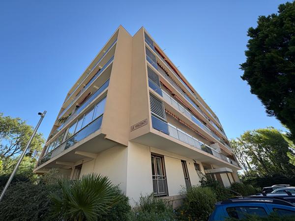 Appartement Hyères - T4 - 80 m2 - Stationnement - Cave