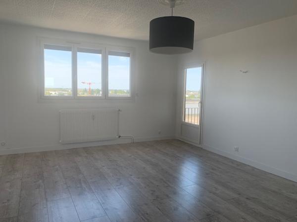 Appartement Chartres 4 pièce(s) 79 m2 balcon parking