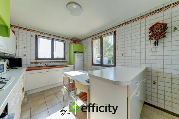 Maison
         5 pièces
        - 119 m² Exclusivité 409 000 € *