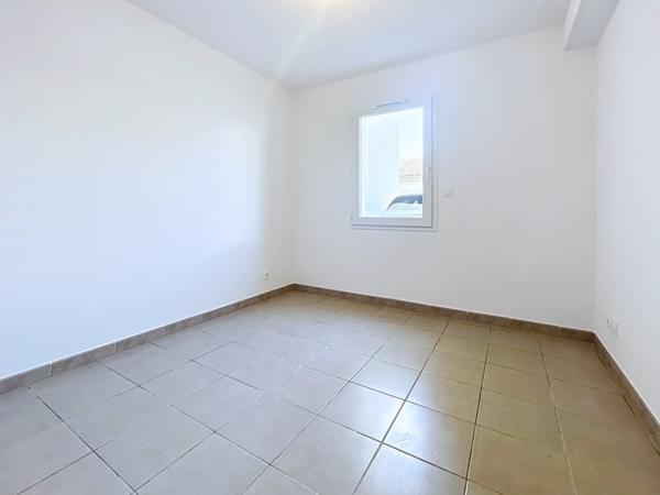 Appartement
         3 pièces
        - 71 m² Exclusivité 175 000 € *