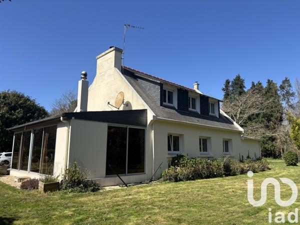 Maison traditionnelle 7 pièces de 140 m² à Gouesnach (29950)