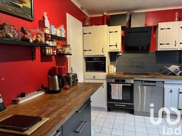 Maison traditionnelle 7 pièces de 140 m² à Gouesnach (29950)