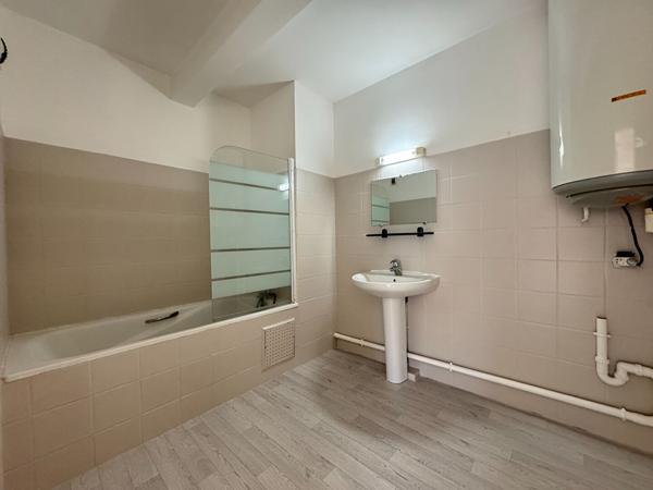 97490 LA BRETAGNE A LOUER - Sainte-Clotilde La Bretagne - Appartement T3 lumineux avec varangue, balcon et vue mer