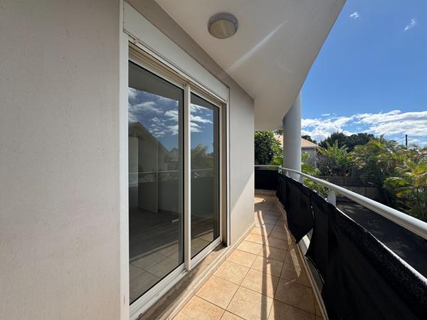 97490 LA BRETAGNE A LOUER - Sainte-Clotilde La Bretagne - Appartement T3 lumineux avec varangue, balcon et vue mer