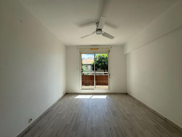 97490 LA BRETAGNE A LOUER - Sainte-Clotilde La Bretagne - Appartement T3 lumineux avec varangue, balcon et vue mer