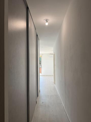97490 LA BRETAGNE A LOUER - Sainte-Clotilde La Bretagne - Appartement T3 lumineux avec varangue, balcon et vue mer