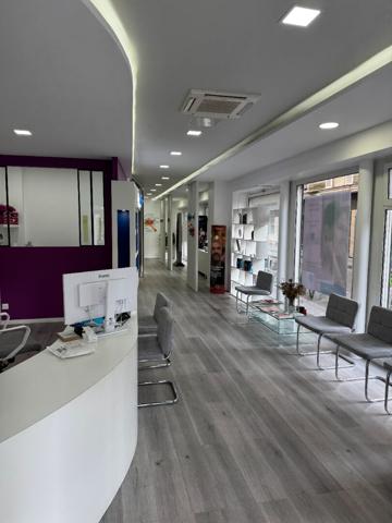 Local professionnel partagé / laboratoire d'audioprothèse, Paris 75011