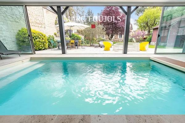 CHANTILLY – Meulière de caractère avec dépendance et piscine intérieure