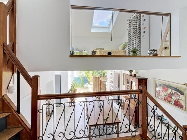 Maison
         5 pièces
        - 107 m² Exclusivité 359 500 € *
