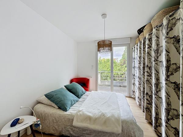 Maison
         5 pièces
        - 107 m² Exclusivité 359 500 € *
