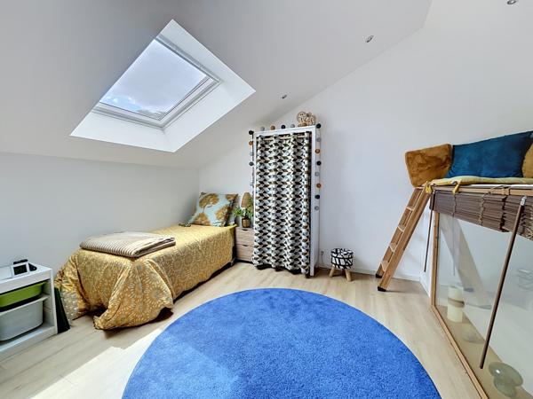 Maison
         5 pièces
        - 107 m² Exclusivité 359 500 € *