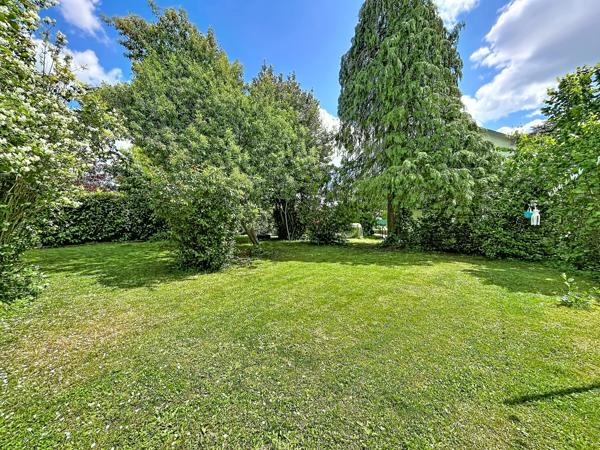 Maison
         5 pièces
        - 107 m² Exclusivité 359 500 € *