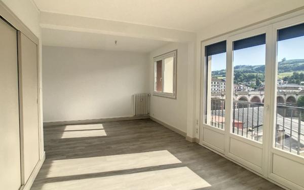 Appartement à louer    1 pièce • 33 m2 Aurillac