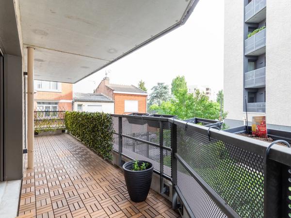 Appartement
         3 pièces
        - 64 m² 255 000 € *
