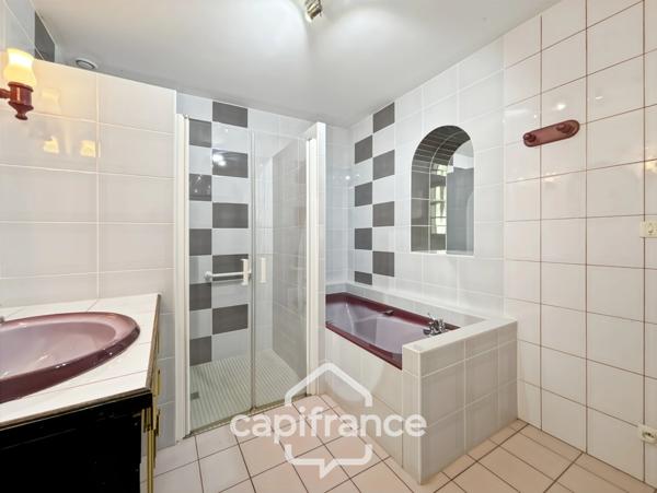 Maison 165 m² avec beaux volumes et jardin paysager – Fontaines
