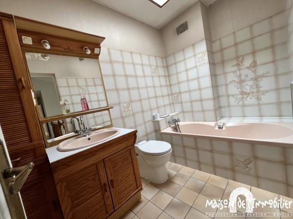 Vente Maison familiale - 6 pièces - 111m² - Jardin et garages - COGNAC