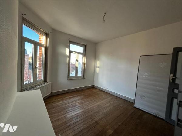 Saint-Quentin - 3 ch - cour aménagée - 3 garages