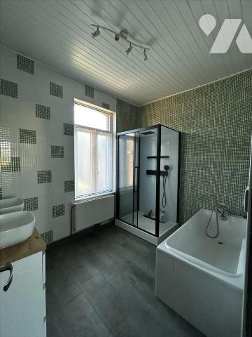 Saint-Quentin - 3 ch - cour aménagée - 3 garages