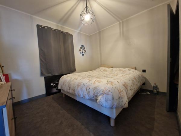 2ch sur sous sol jardin, coeur de montfort le gesnois