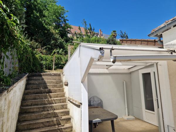 2ch sur sous sol jardin, coeur de montfort le gesnois