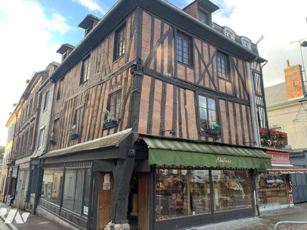 INVESTISSEUR A SAISIR ORBEC CENTRE VILLE IMMEUBLE DE RAPPORT LOUE