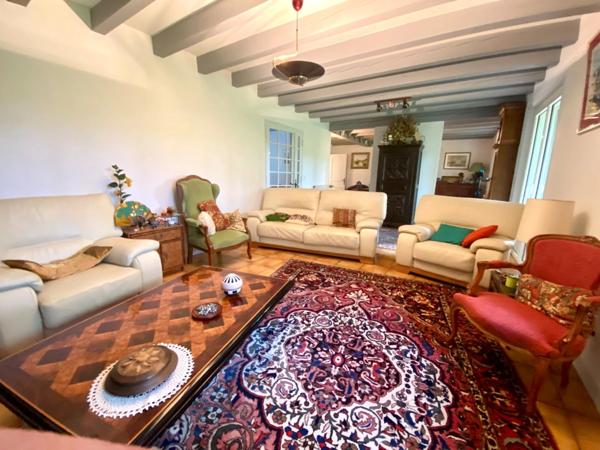 Très grande Maison Landaise de 280M2 avec piscine et grand terrain boisé de chênes à SAINT PIERRE DU MONT (40)