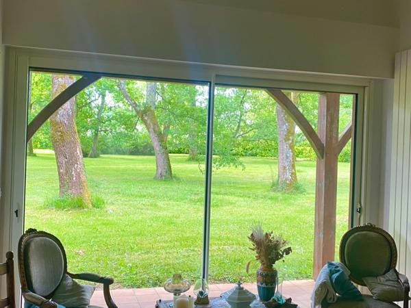 Très grande Maison Landaise de 280M2 avec piscine et grand terrain boisé de chênes à SAINT PIERRE DU MONT (40)