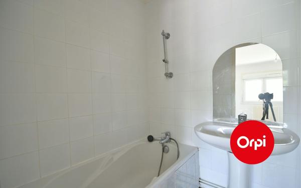 Appartement à vendre    2 pièces • 46,77 m2 Saint-Priest