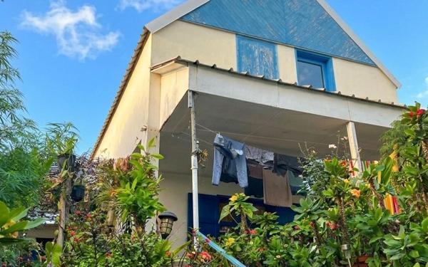 Maison à vendre    8 pièces •  Saint-Paul