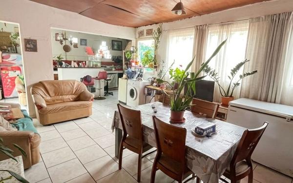 Maison à vendre    8 pièces •  Saint-Paul