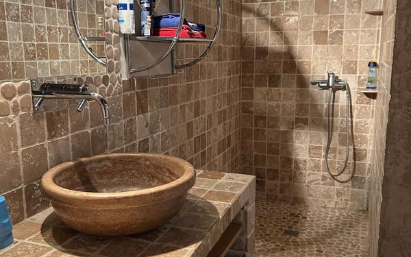 Maison à vendre    6 pièces •  Vedène