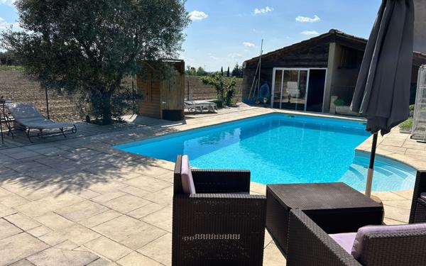 Maison à vendre    6 pièces •  Vedène