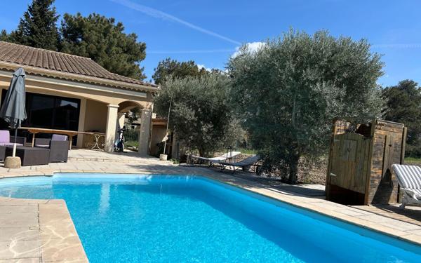 Maison à vendre    6 pièces •  Vedène