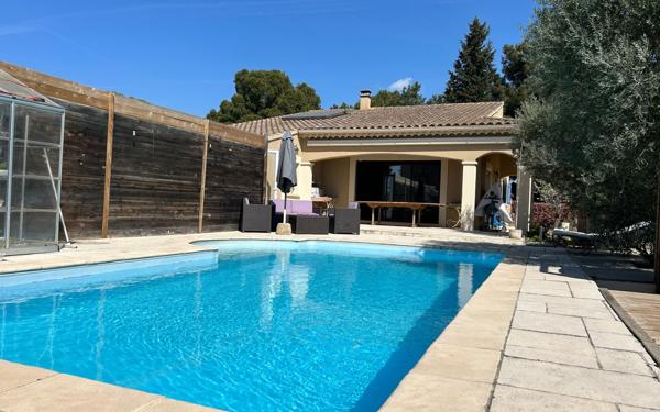 Maison à vendre    6 pièces •  Vedène