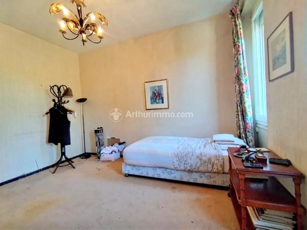 Vente                                                      Maison
                        
                     6 pièces                      138 m2                     à Graulhet