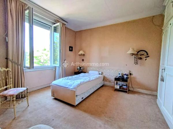 Vente                                                      Maison
                        
                     6 pièces                      138 m2                     à Graulhet