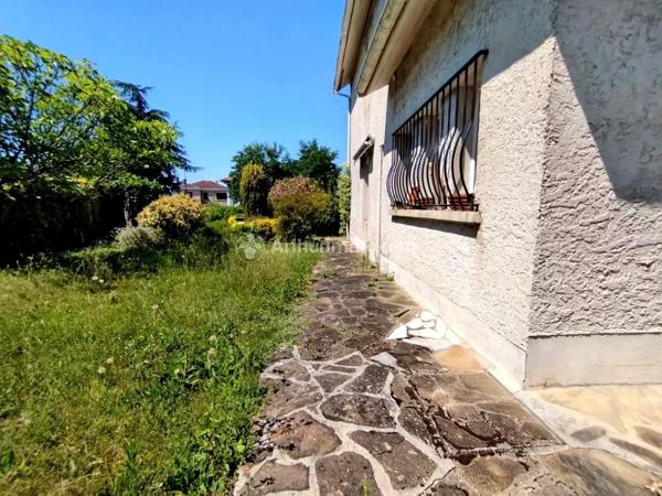 Vente                                                      Maison
                        
                     6 pièces                      138 m2                     à Graulhet