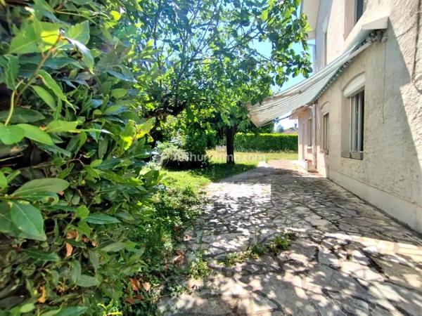 Vente                                                      Maison
                        
                     6 pièces                      138 m2                     à Graulhet