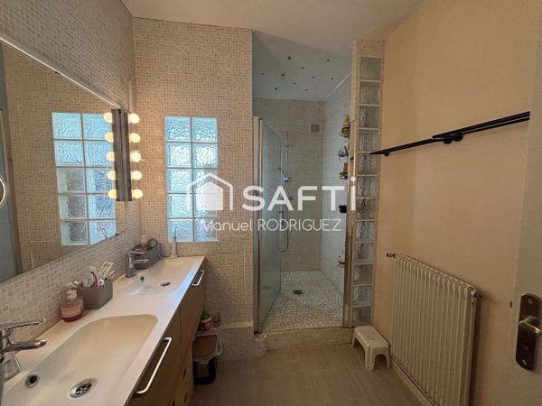 MAISON DE 165 M2 4 CHAMBRES AVEC PISCINE